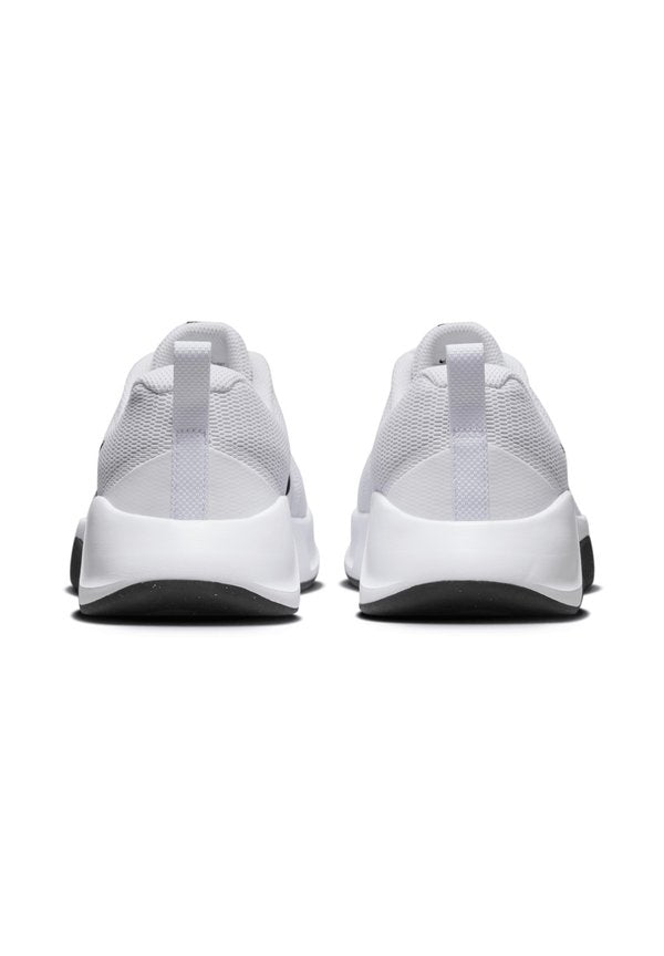 Nike Performance MC 3