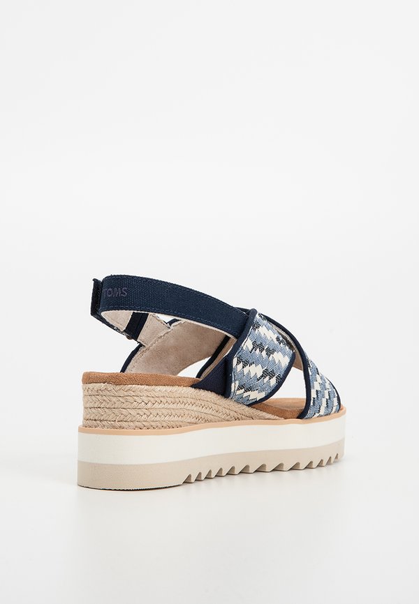TOMS DIANA