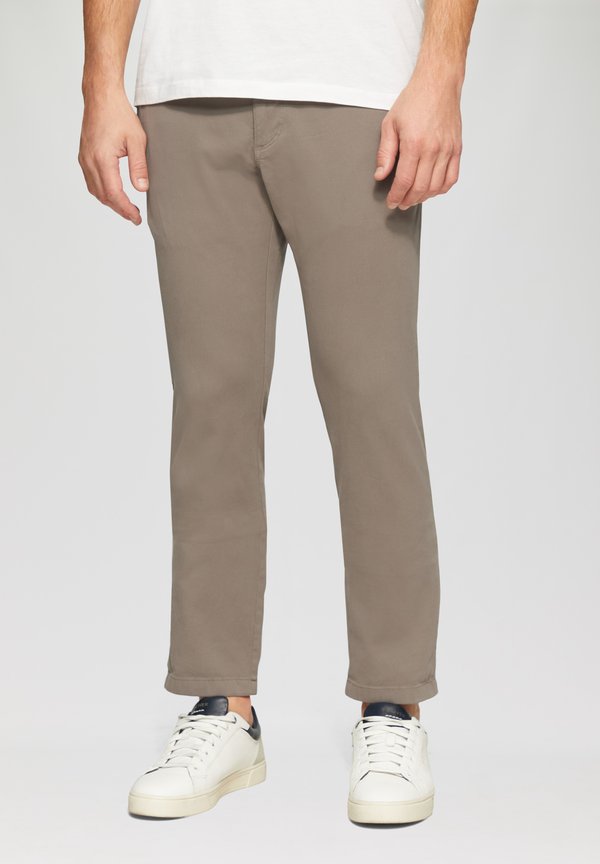 s.Oliver REGULAR FIT STRUKTURIERTE STRETCH