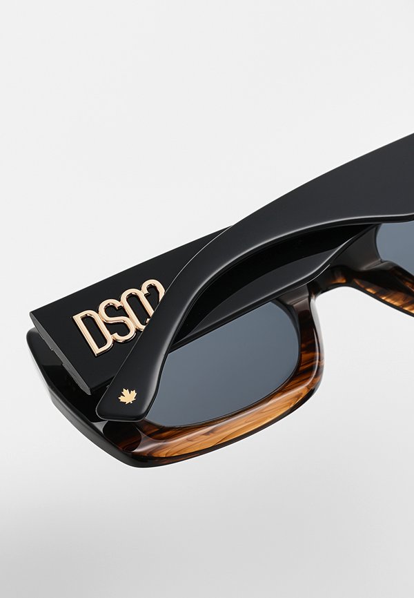 Dsquared2