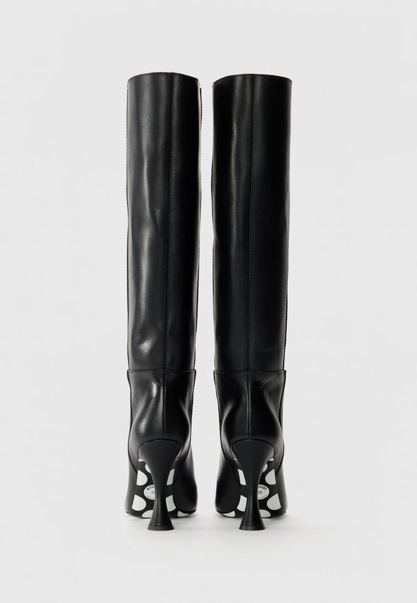 MOSCHINO