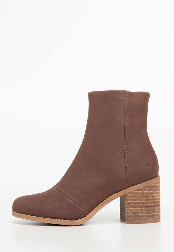 TOMS EVELYN