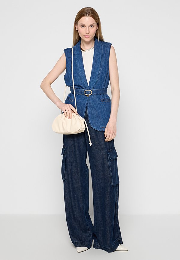 TWINSET