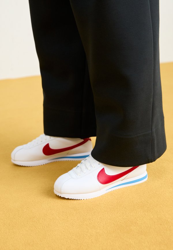Nike Sportswear CORTEZ  - Trainers - white/varsity red/varsity blue