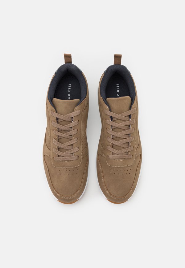 Pier One by Zalando