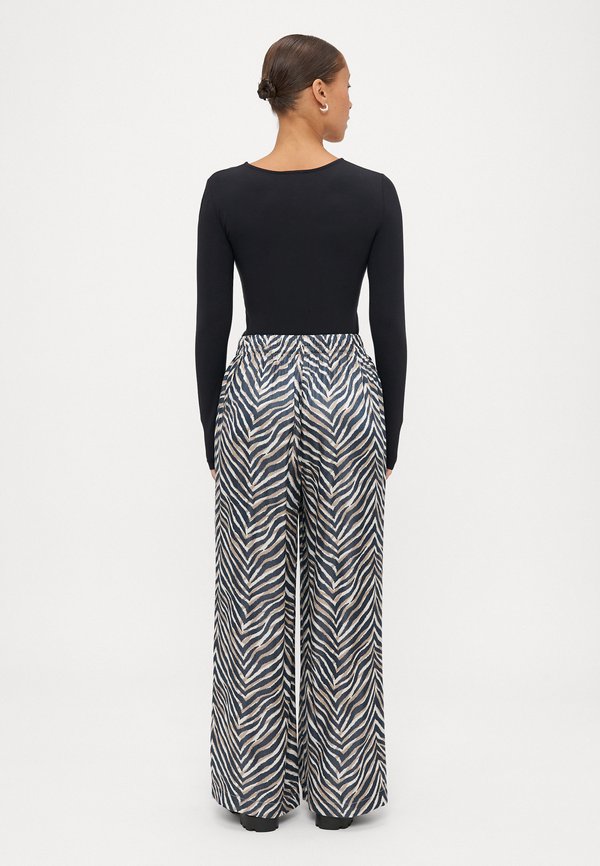 Vero Moda Petite VMVINA SONYA STRAIGHT PANTS
