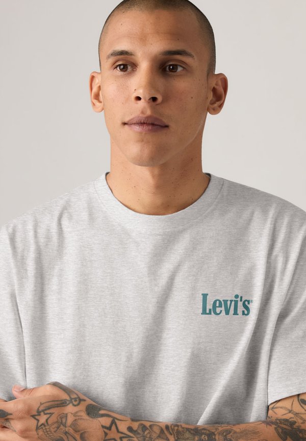 Levi's® RELAXED FIT TEE