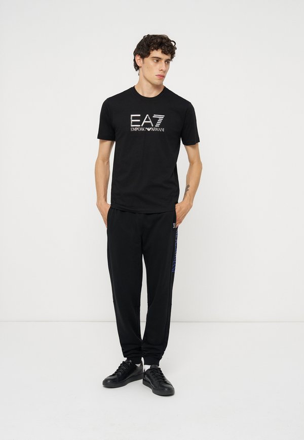 EA7 Emporio Armani