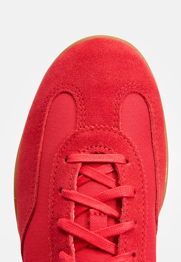 Converse RUN STAR