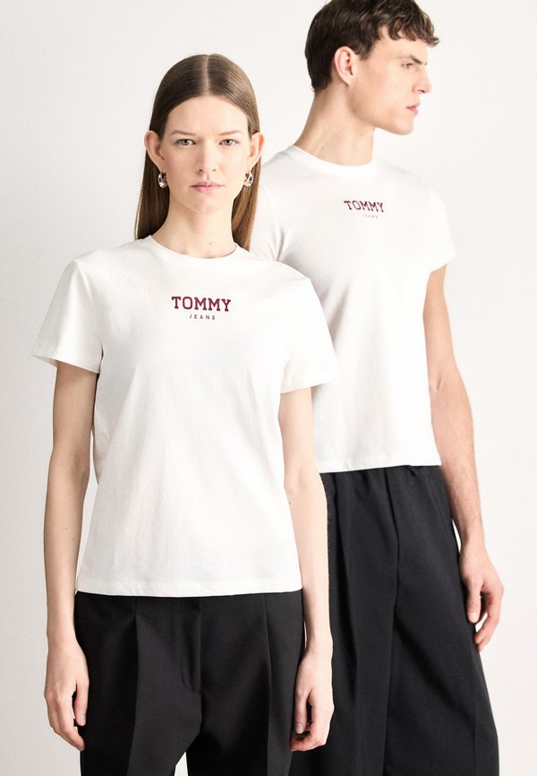 Tommy Jeans ESSENTIAL LOGO TEE UNISEX