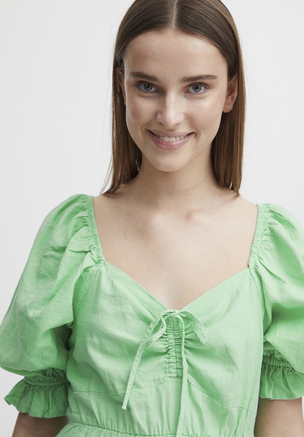 b.young BYFALAKKA SHORT