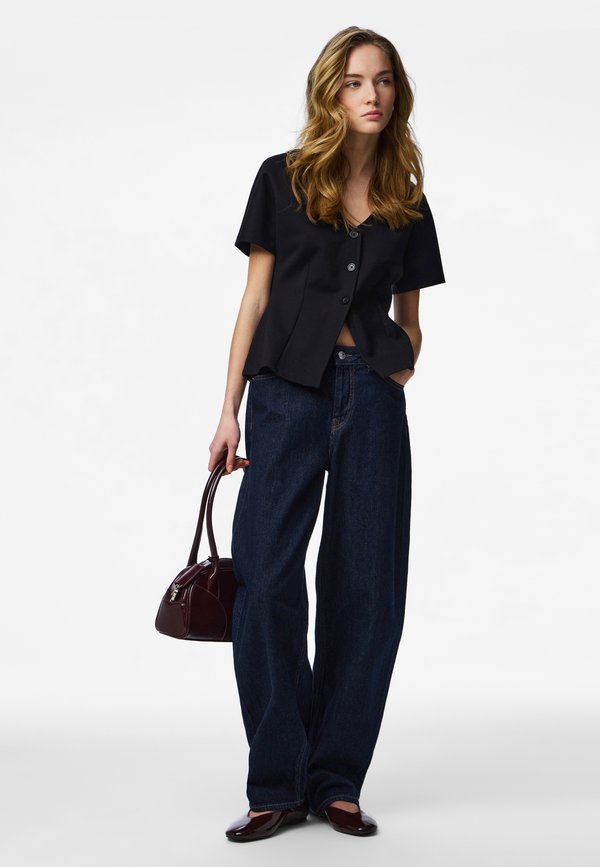 Pieces Short Sleeved PCGUNHILD FITTED