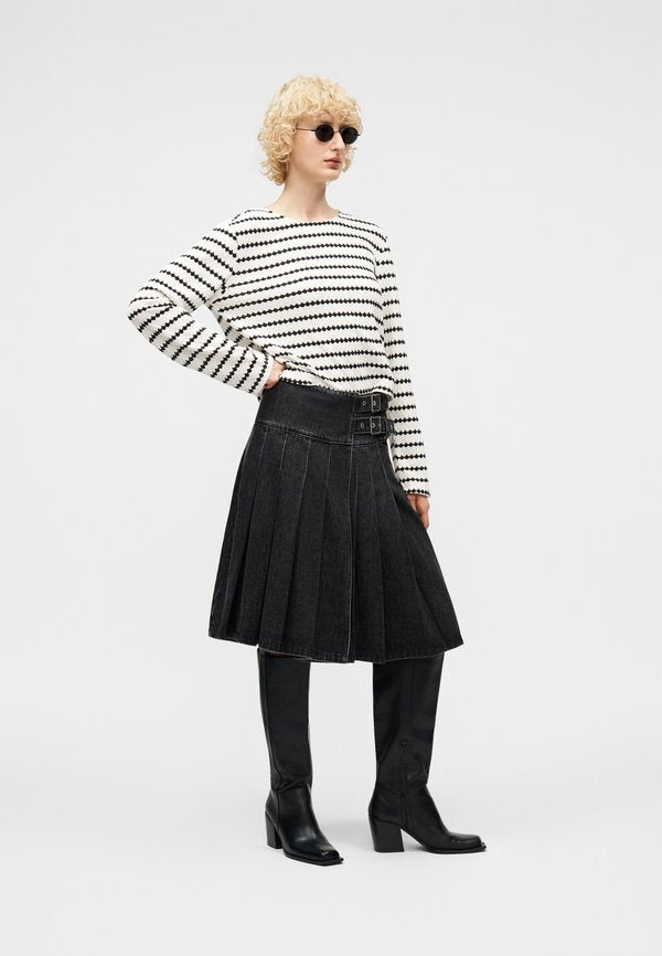 ONLY ONLEVA O NECK STRIPE