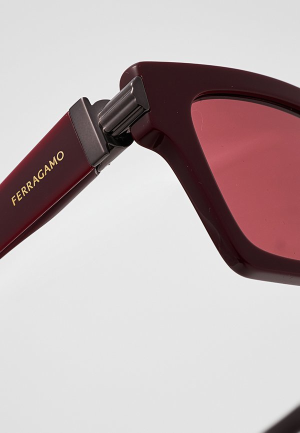FERRAGAMO