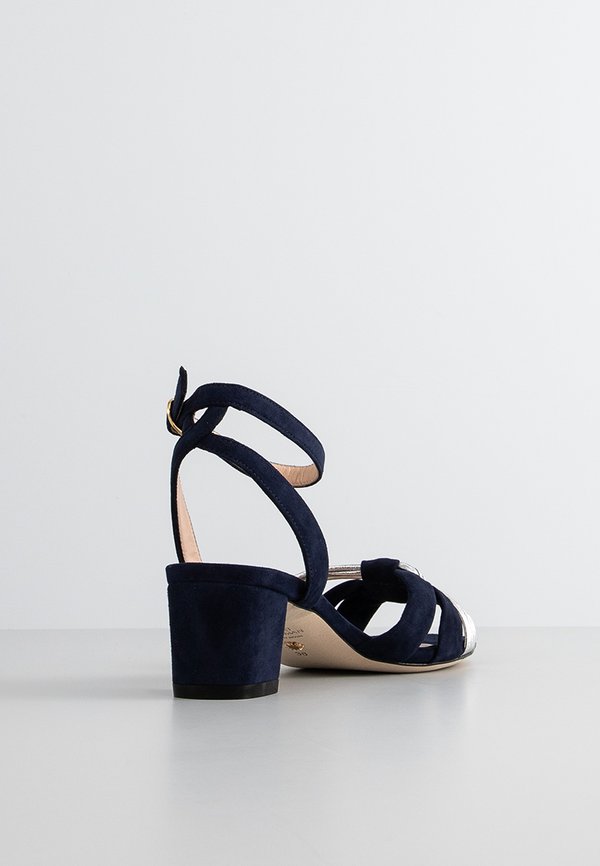 Stuart Weitzman ELVITA