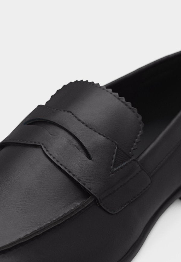 Pier One by Zalando