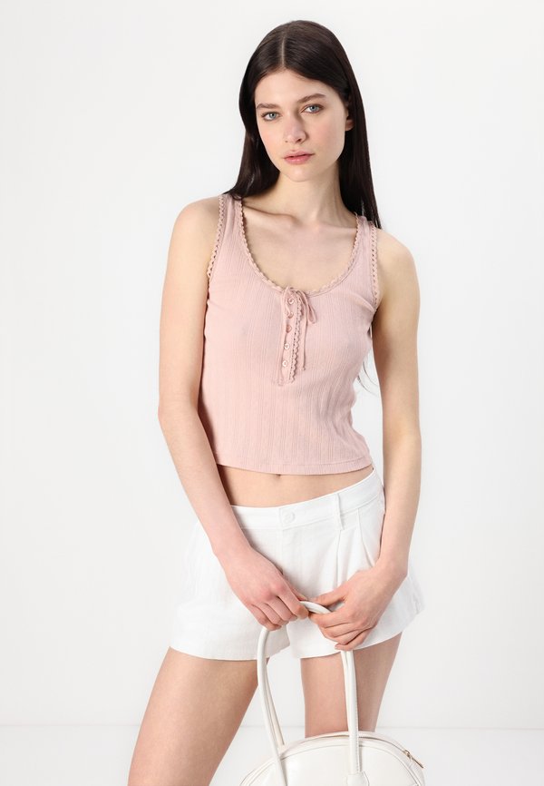 Hollister Co.  LIVVY