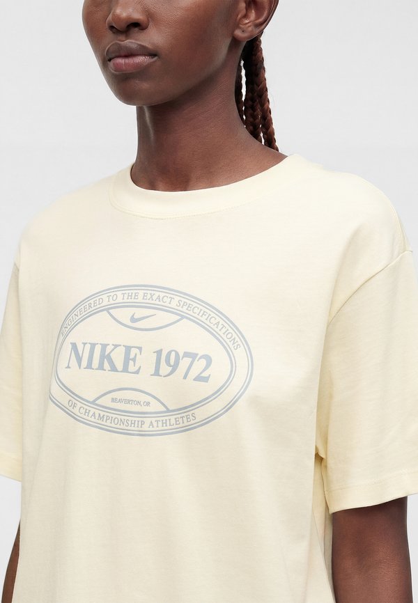 Nike Sportswear BOXY TEE