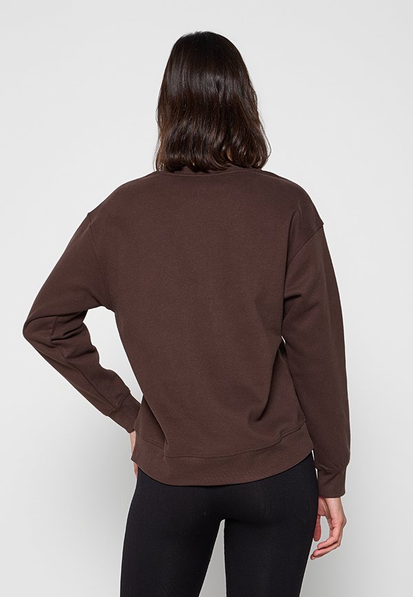DKNY Sport