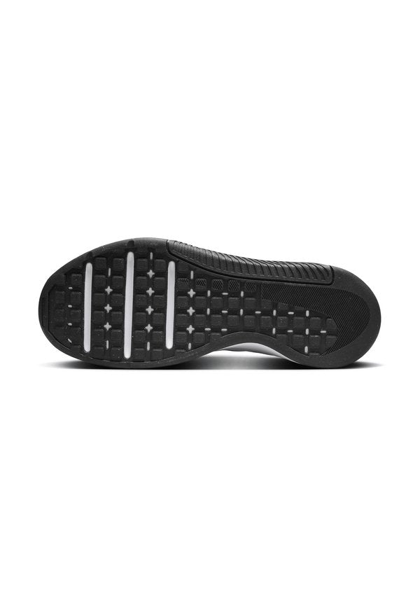 Nike Performance MC 3