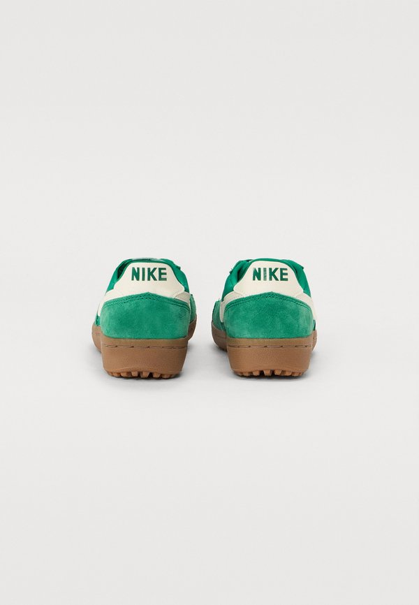 Nike Sportswear WMNS NIKE FIELD GENERAL S&T