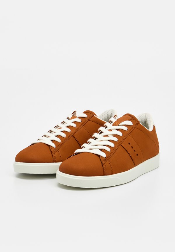 ECCO STREET LITE