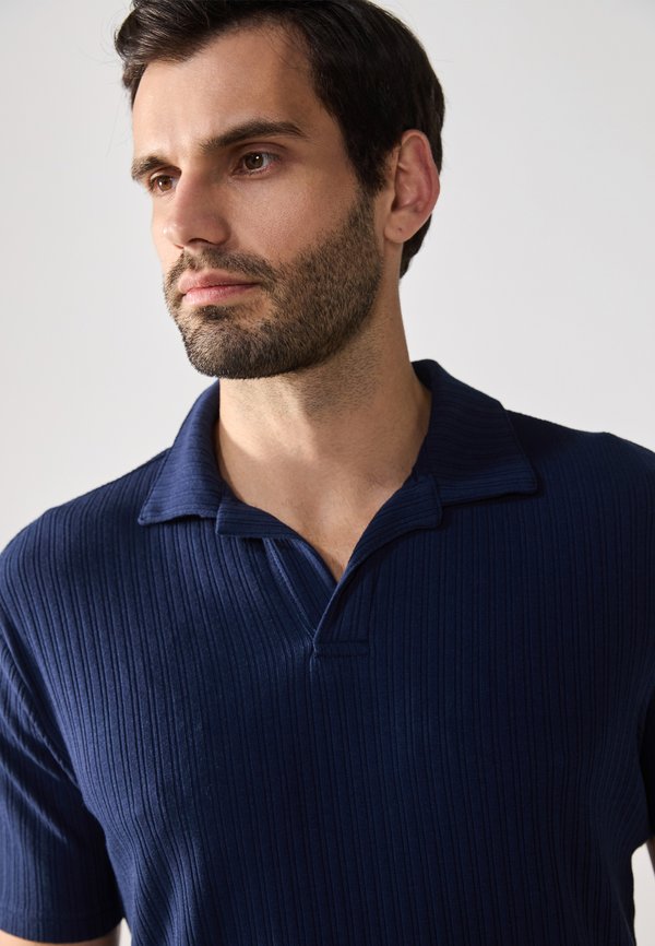 Pier One by Zalando