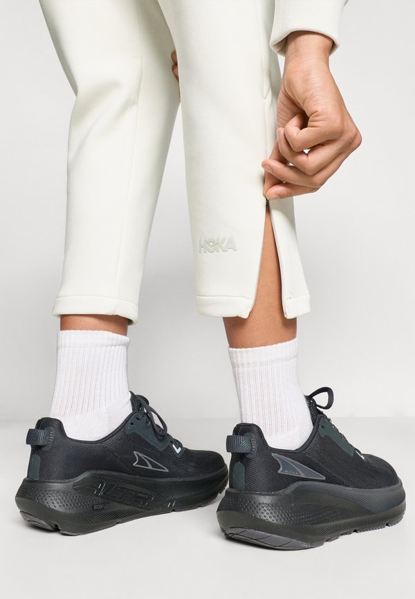 HOKA ESSENTIAL RECOVERY PANT