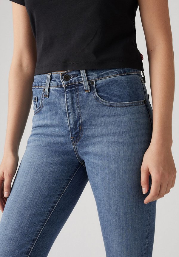 Levi's® 724® HIGH RISE STRAIGHT