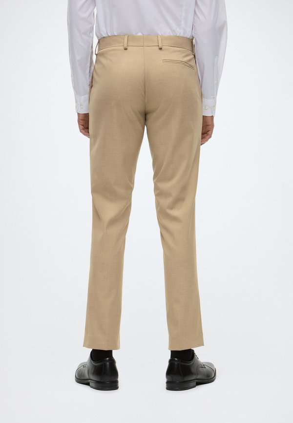 Isaac Dewhirst TOM 3PC SUIT
