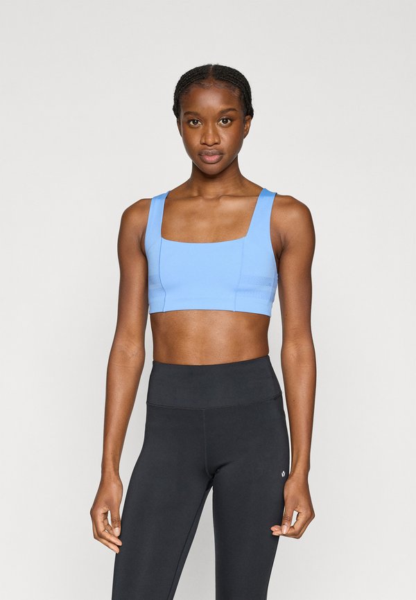 Stronger SIGNATURE SQUARE NECK BRA