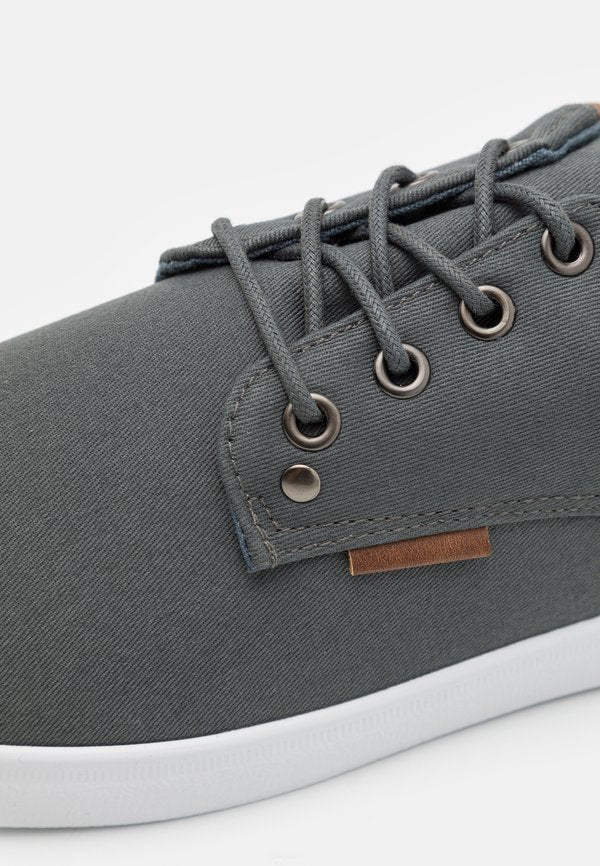 Pier One by Zalando