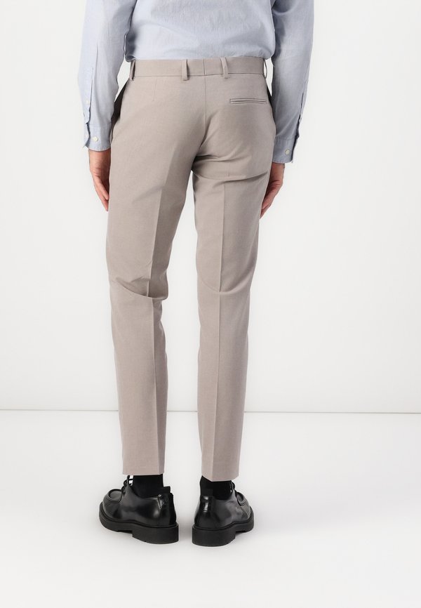 Isaac Dewhirst THE FASHION NOTCH SLIM SUIT