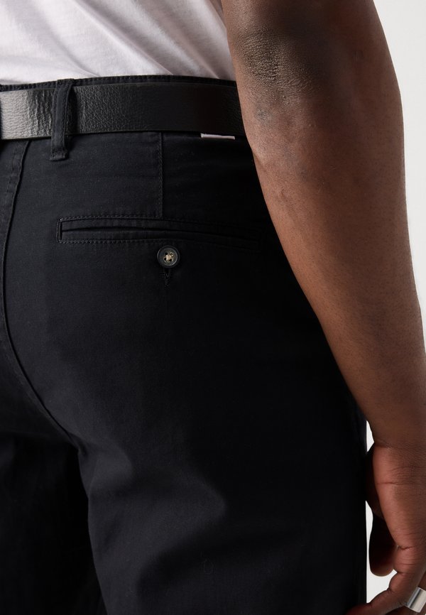 Lindbergh SUPERFLEX CHINO WITH BELT