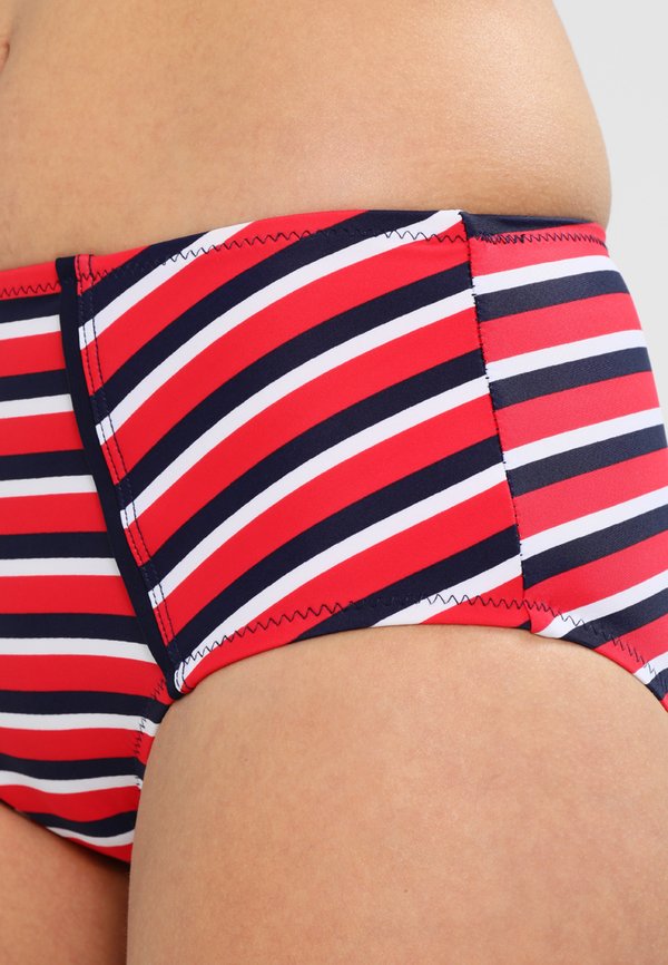 Pour Moi HAMPTONS DEEP BRIEF
