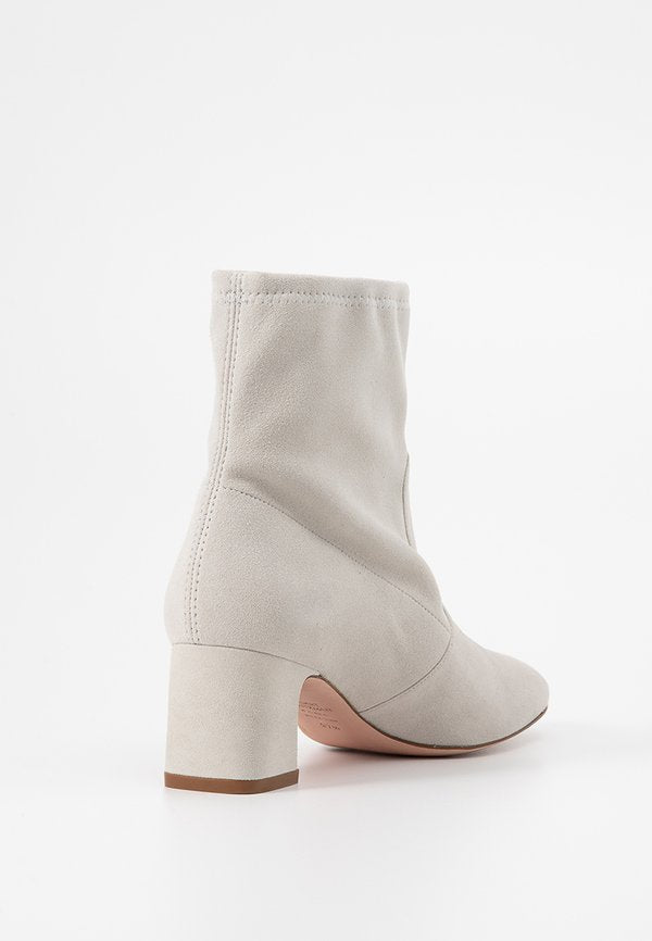 Stuart Weitzman NIKI 60