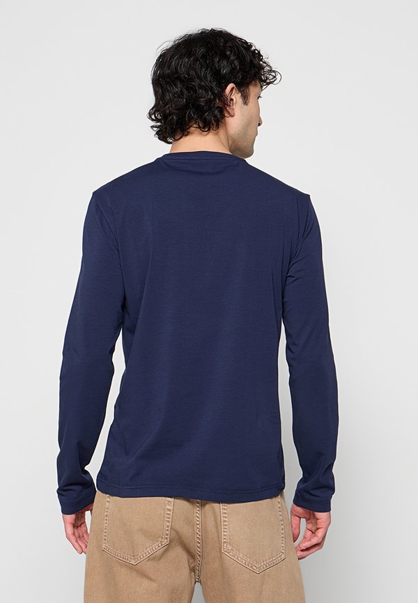 EA7 Emporio Armani
