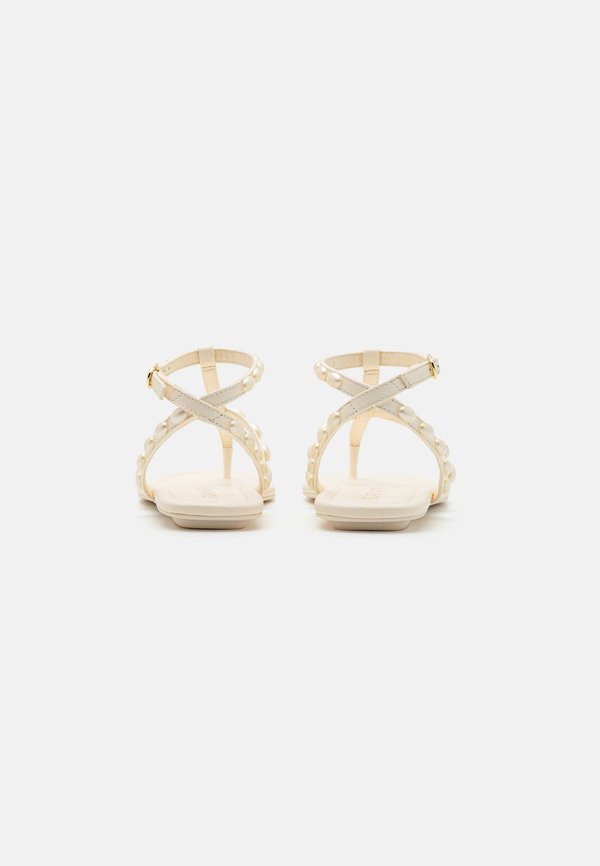 Stuart Weitzman FLAT