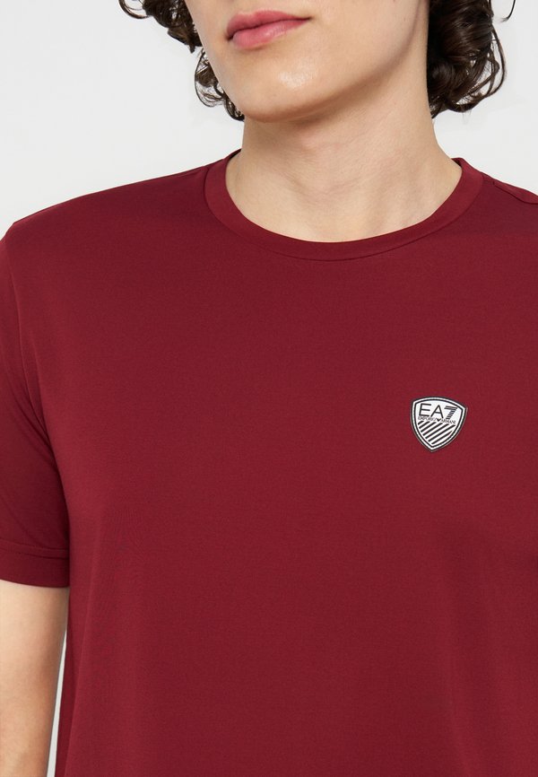 EA7 Emporio Armani