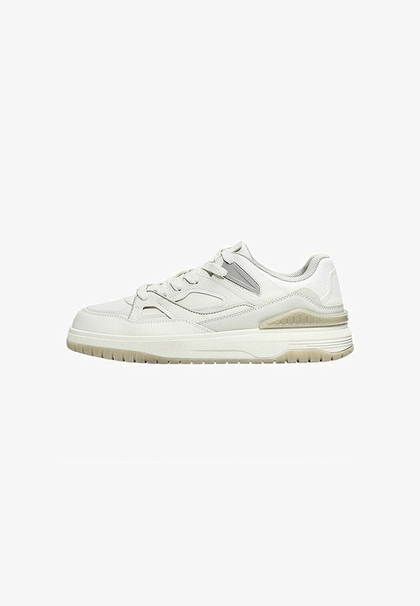 Bershka PANELLED CHUNKY - TRAINERS - Trainers - white