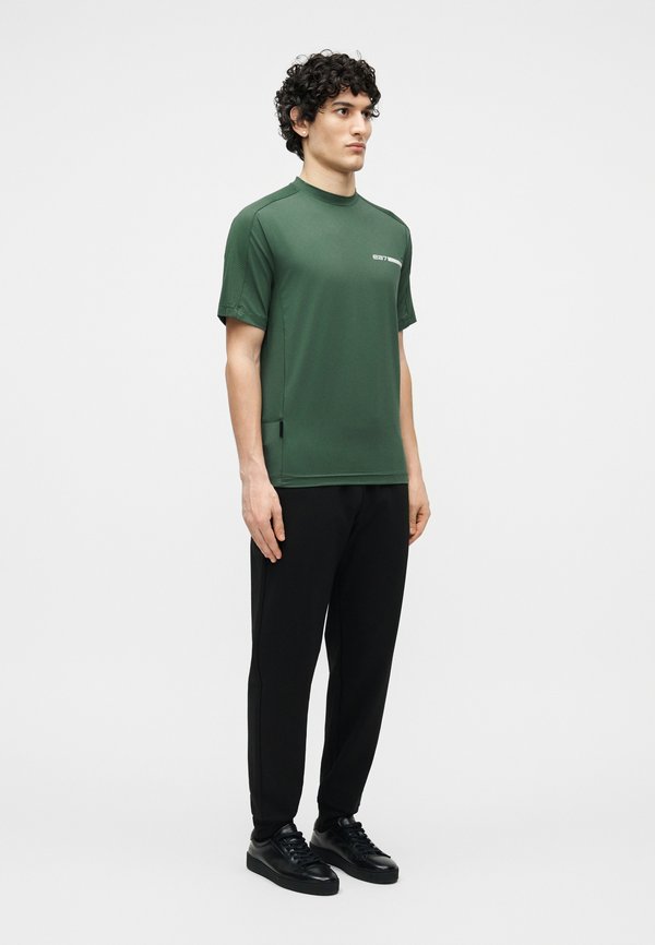EA7 Emporio Armani TRAIN LOGO SERIES TEE