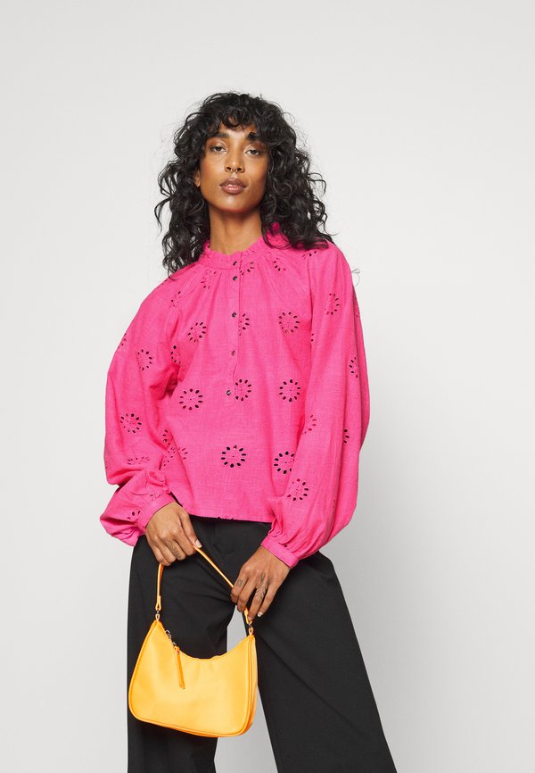 NIKKIE FAITH BLOUSE
