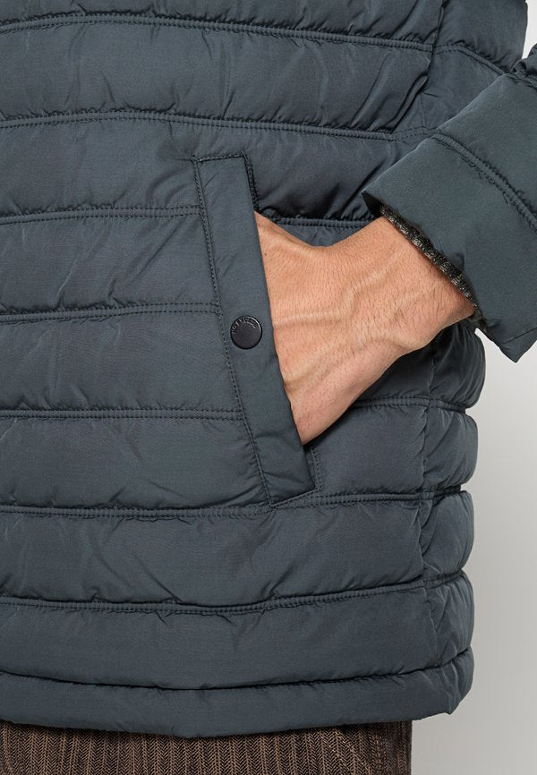 NO EXCESS PADDED