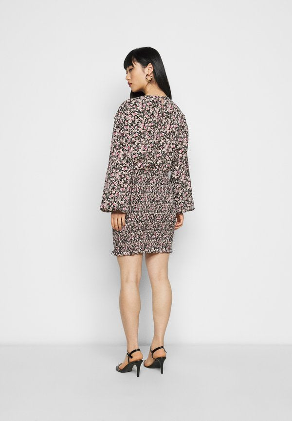 Missguided Petite FLORAL SHIRRED LONG SLEEVE MINI DRESS
