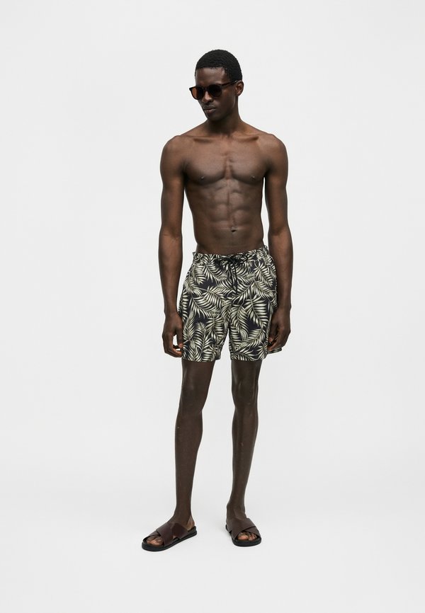 Pier One by Zalando