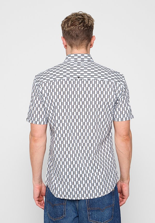 NO EXCESS REGULAR FIT