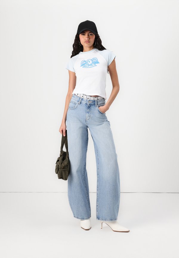 Noisy May NMKATINKA VON DUTCH RAGLAN