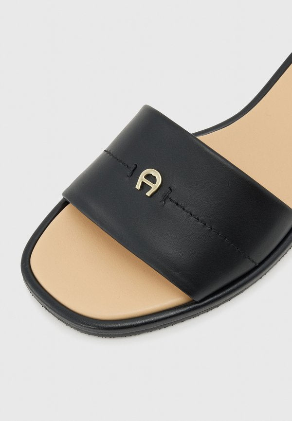 AIGNER LOTTA