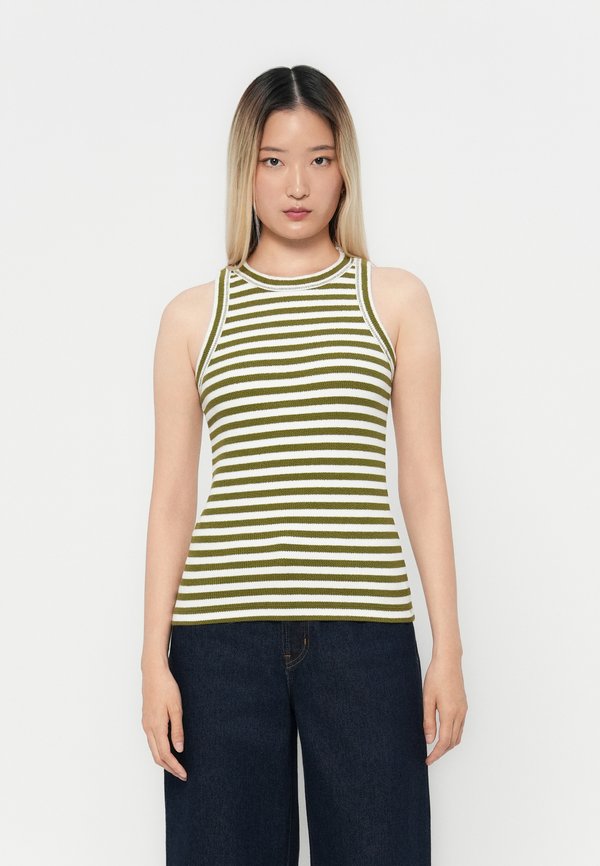 DOCKERS TANK