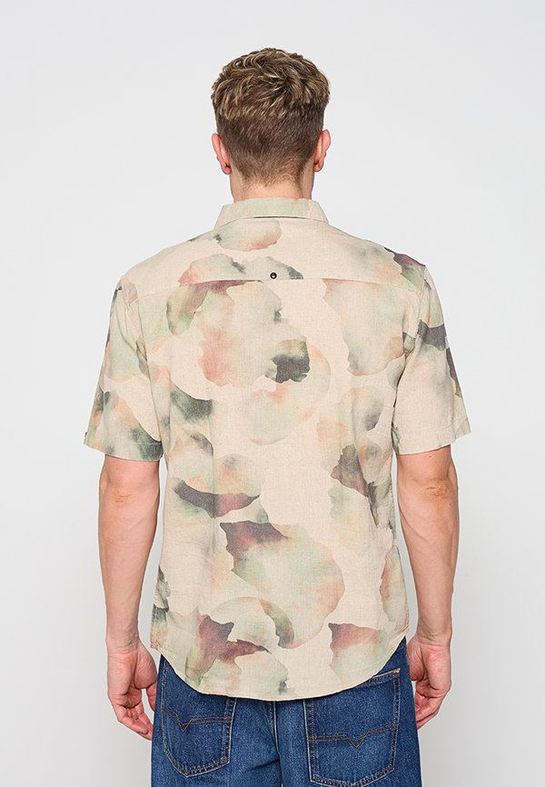 NO EXCESS REGULAR FIT
